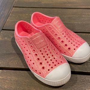 Child’s size 10 pink glitter native shoes